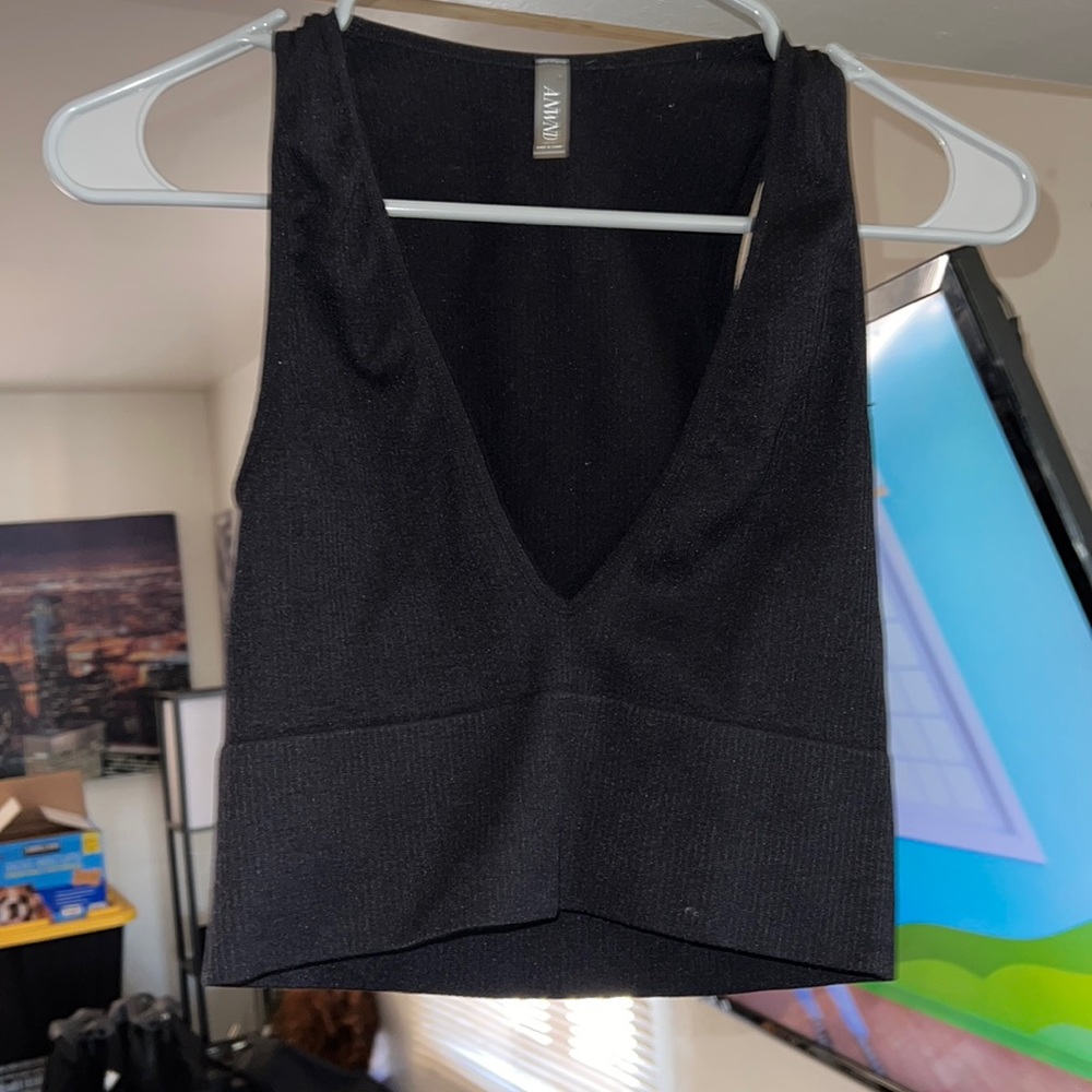 Black tank crop top